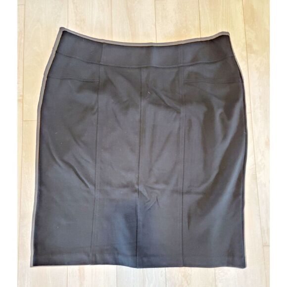 Chico’s 3 Ponte Pencil Skirt Black Capsule Stretch Classic Side Zip Knit Unlined - Picture 2 of 5